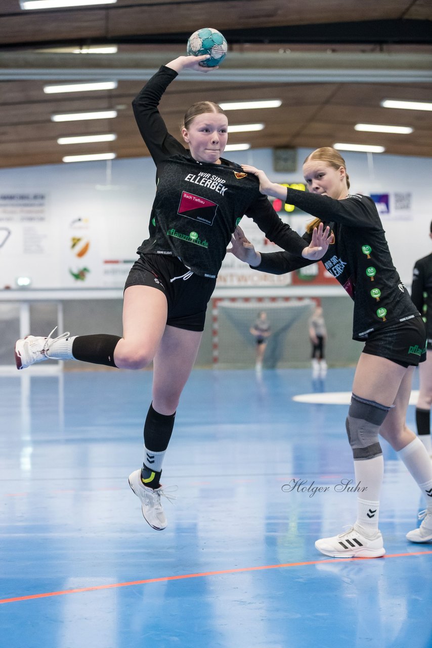Bild 177 - wBJ TSV Ellerbek - TSV Uetersen : Ergebnis: 15:10